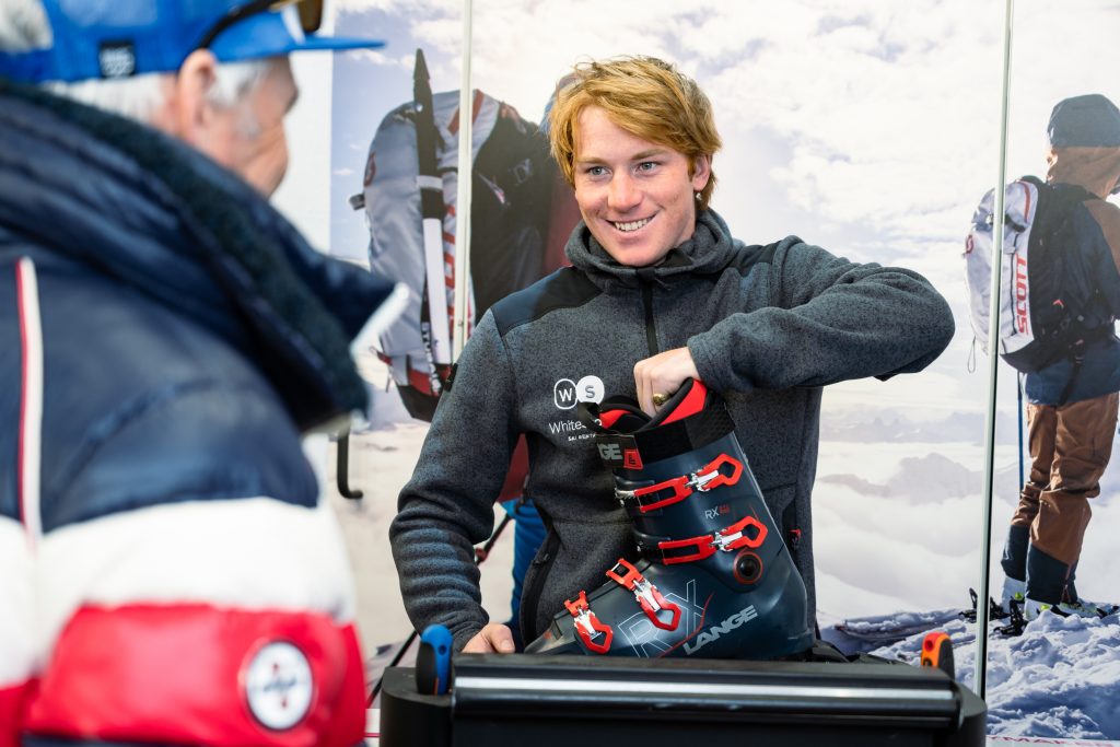 A ski tech fitting ski rental in Courchevel 1650 Moriond